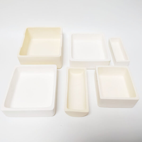 Advanced Ceramic 99.8% Aluminum Oxide Al2o3 Boat Alumina Tray Porcelain Saggar Box for Melting Container
